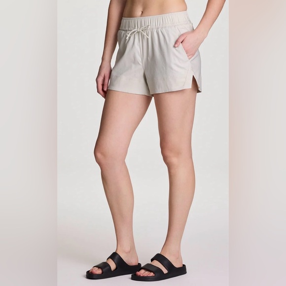 Avalanche Pants - Avalanche Women's Shorts. Size M